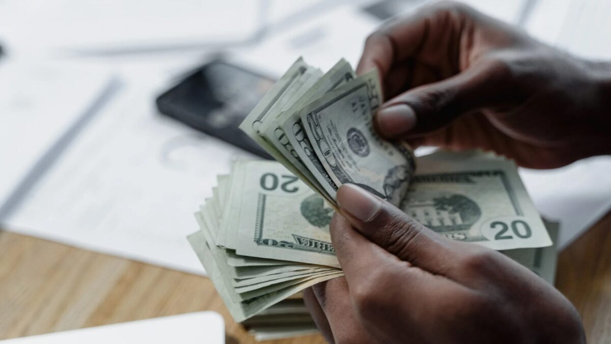 Geld aus GmbH steuerfrei entnehmen So gelingt es rechtssicher und klug