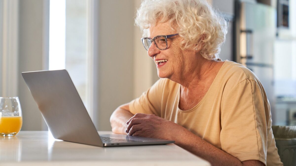 Jobs für Rentner von Zuhause So bleiben Sie im Ruhestand aktiv und flexibel