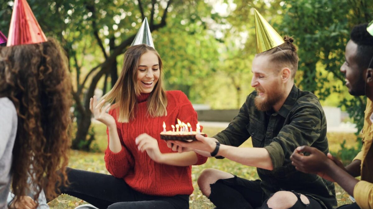 Darf ich auf einen Geburtstag wenn ich krankgeschrieben bin